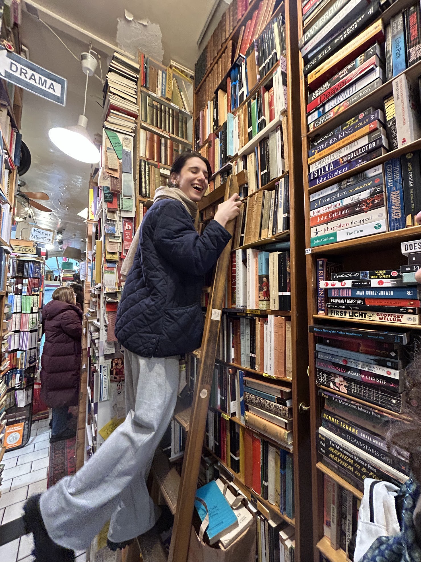 Erva in a bookstore